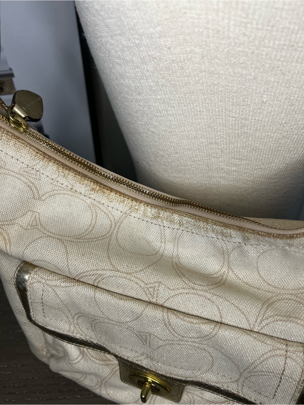 COACH Penelope Signature Convertible Shoulder Bag – Ivory Linen & Leather - Picture 3 of 11